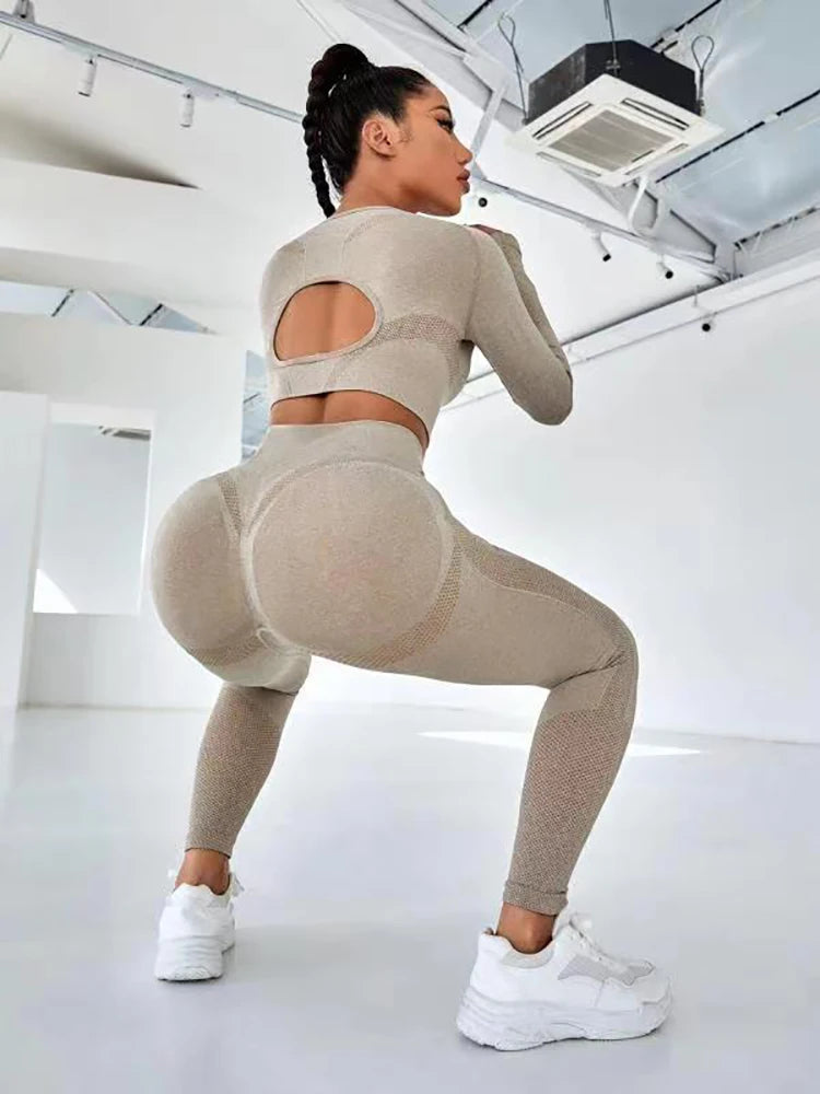 Women’s Seamless Long-Sleeve Yoga & Fitness Set