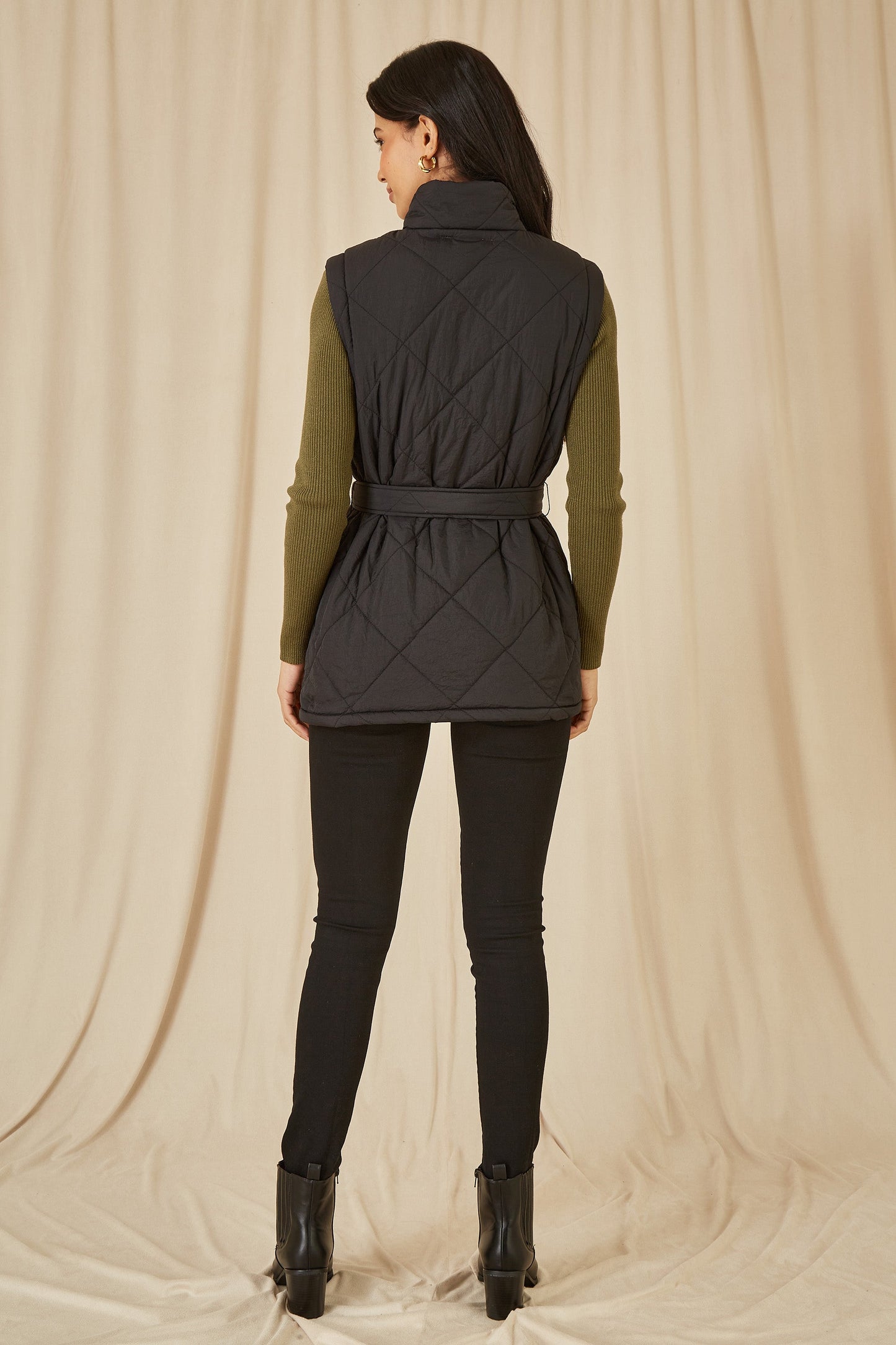 Yumi Black High Neck Quilted Gilet With Belt