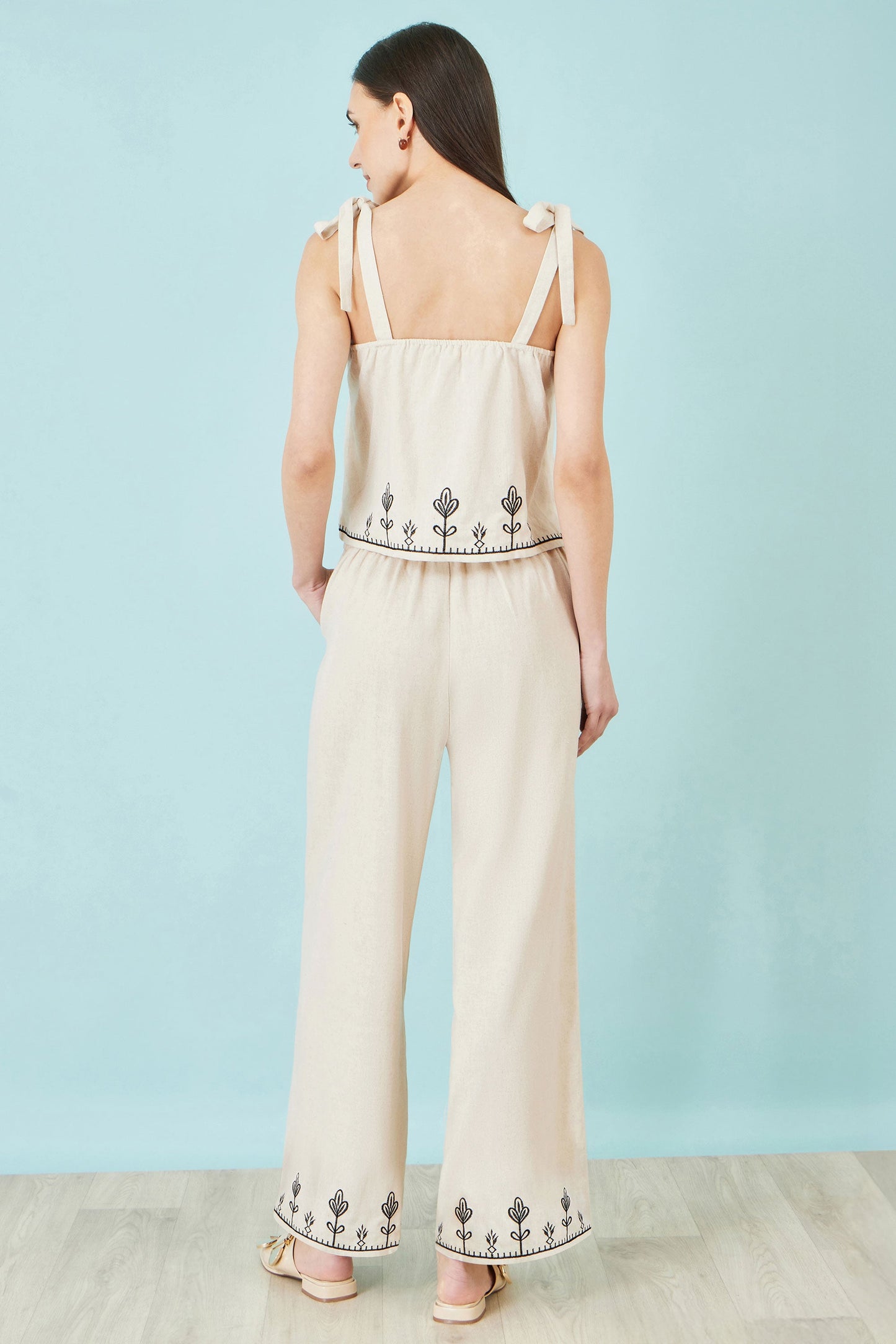 Yumi Ivory Linen Mix Embroirdered Top