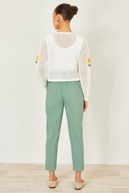 Yumi Green Stretch Capri Pants With Tie Belt