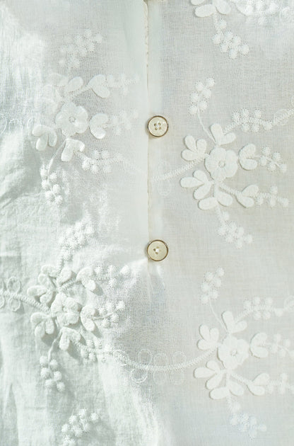 Yumi White Cotton Applique Flower Swing Shift Dress